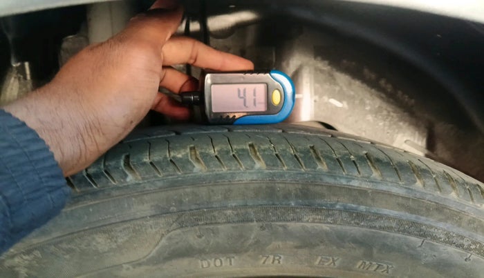 2015 Ford Figo Aspire AMBIENTE 1.5 DIESEL, Diesel, Manual, 1,27,605 km, tyre