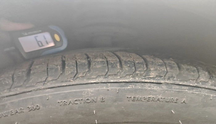 2015 Maruti Ciaz ZXI+, Petrol, Manual, 61,260 km, tyre