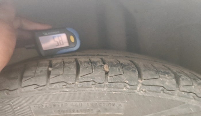 2015 Maruti Ciaz ZXI+, Petrol, Manual, 61,260 km, tyre