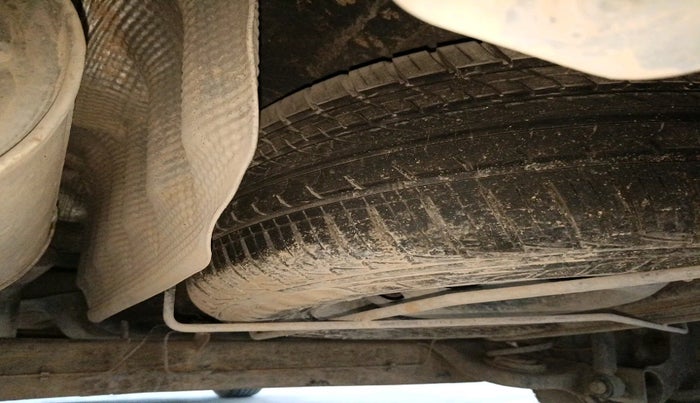 2015 Renault Duster 85 PS RXL DIESEL, Diesel, Manual, 1,17,697 km, tyre