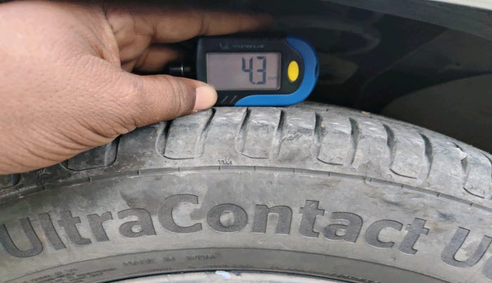 2015 Ford Figo TITANIUM 1.4 DIESEL, Diesel, Manual, 1,23,080 km, tyre