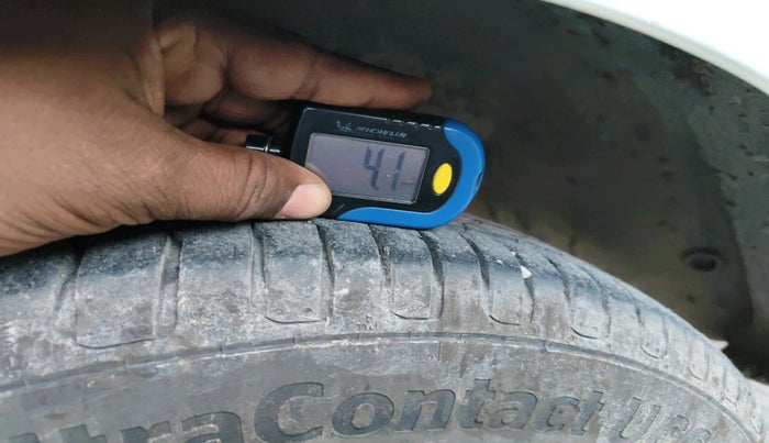 2015 Ford Figo TITANIUM 1.4 DIESEL, Diesel, Manual, 1,23,080 km, tyre