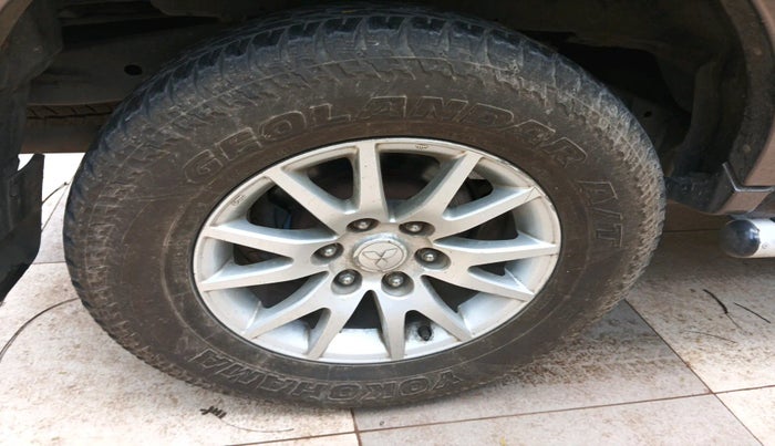 2014 Mitsubishi Pajero Sport Anniversary Edition 4x4, Diesel, Manual, 1,11,921 km, tyre