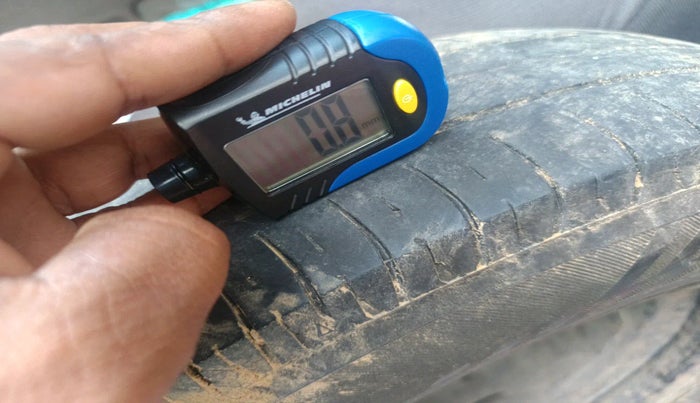 2012 Hyundai i10 MAGNA 1.1 LPG, Petrol, Manual, 1,39,028 km, tyre