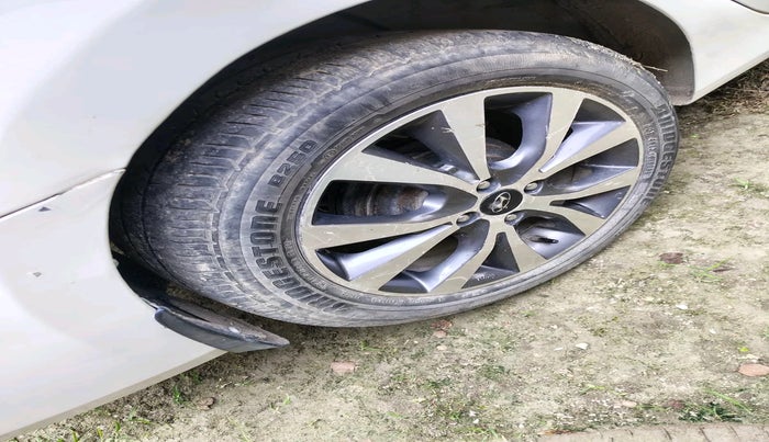 2015 Hyundai Verna FLUIDIC 4S 1.6 VTVT SX, Petrol, Manual, 81,696 km, tyre