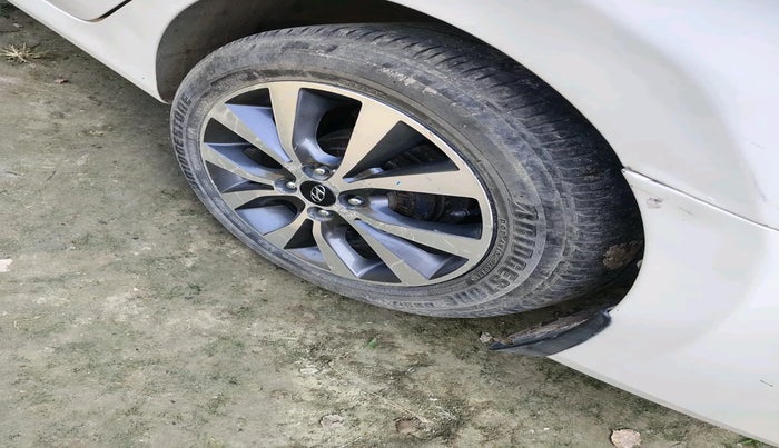 2015 Hyundai Verna FLUIDIC 4S 1.6 VTVT SX, Petrol, Manual, 81,696 km, tyre