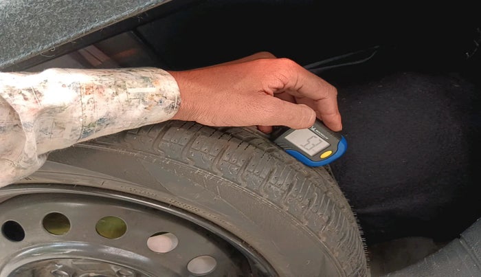 2017 Maruti Wagon R 1.0 VXI, CNG, Manual, 52,167 km, tyre