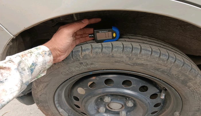 2017 Maruti Wagon R 1.0 VXI, CNG, Manual, 52,167 km, tyre