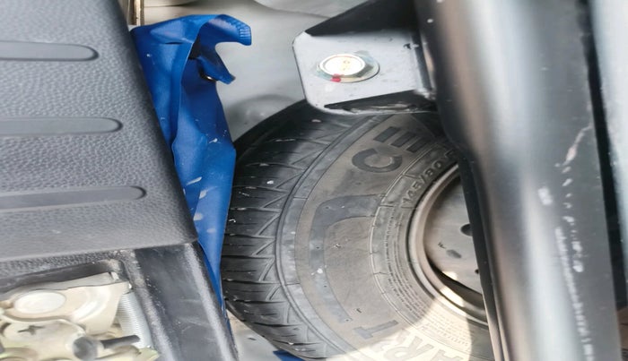 2021 Maruti Alto LXI CNG, Petrol, Manual, 11,189 km, tyre