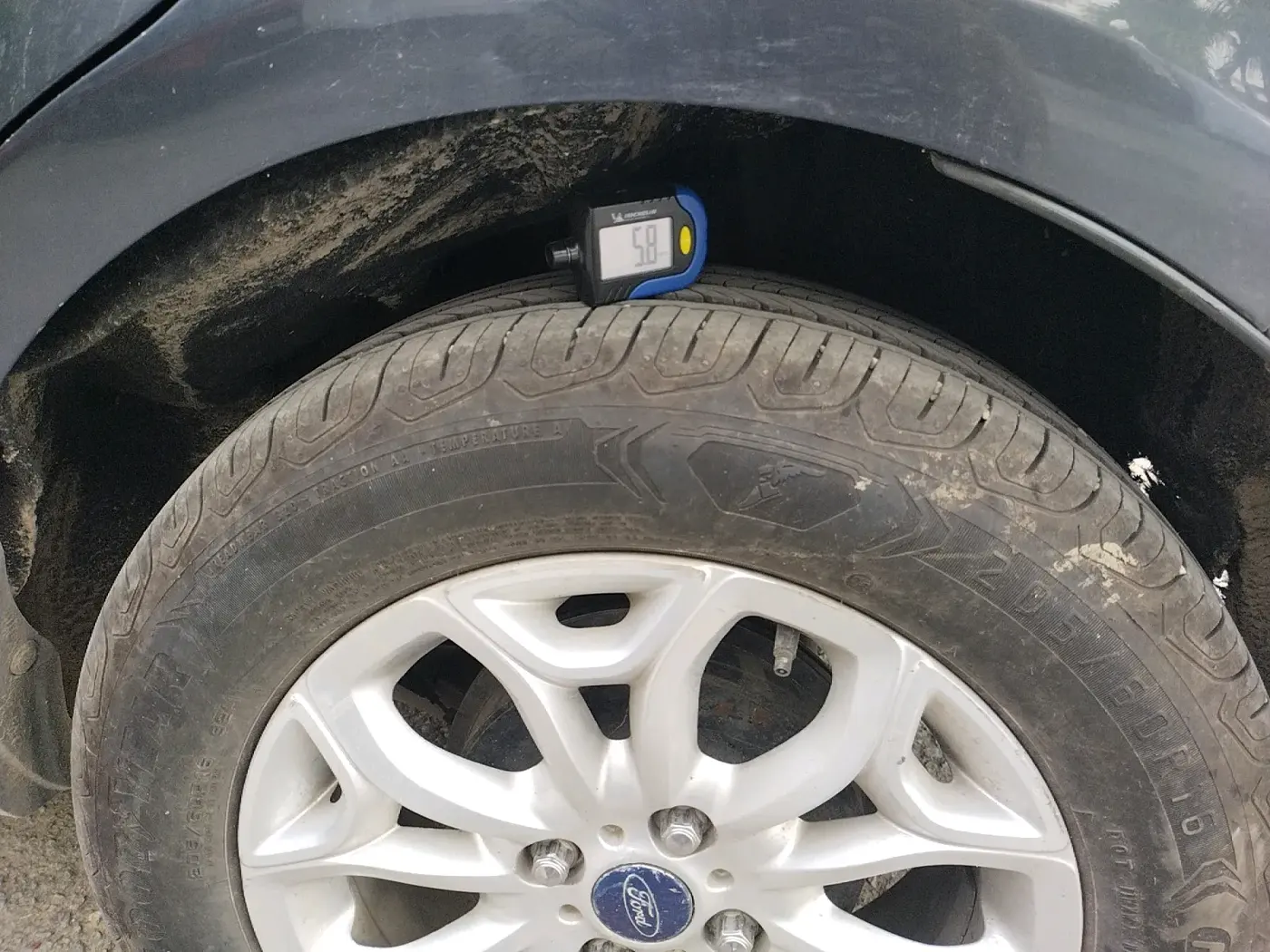 2013 Ford Ecosport TITANIUM 1.0L ECOBOOST, Petrol, Manual, 69,982 km, tyre
