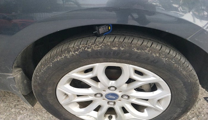 2013 Ford Ecosport TITANIUM 1.0L ECOBOOST, Petrol, Manual, 69,982 km, tyre