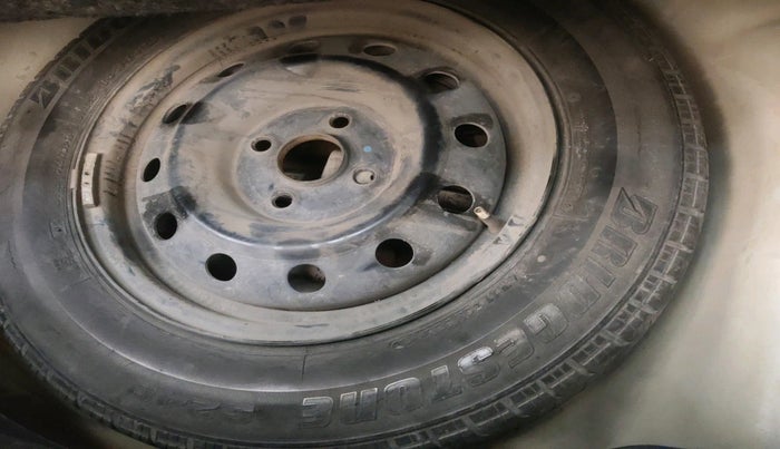 2013 Maruti Swift VXI, Petrol, Manual, 1,12,630 km, tyre