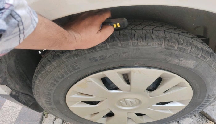 2013 Maruti Swift VXI, Petrol, Manual, 1,12,630 km, tyre