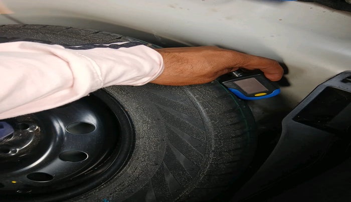 2022 Maruti Swift VXI, Petrol, Manual, 36,402 km, tyre