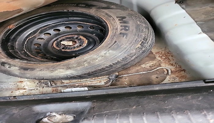 2016 Hyundai Verna 1.6 CRDI S AT, Diesel, Automatic, 74,521 km, tyre