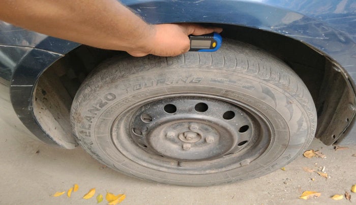 2010 Maruti Swift Dzire VXI, Petrol, Manual, 80,188 km, tyre