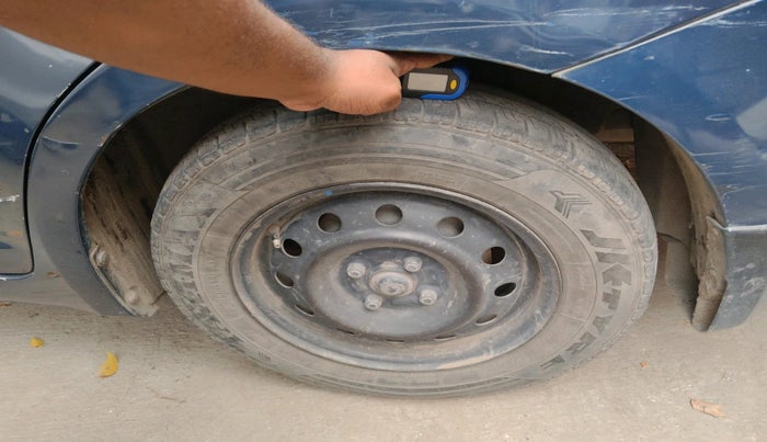 2010 Maruti Swift Dzire VXI, Petrol, Manual, 80,188 km, tyre