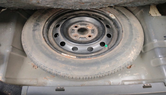 2010 Maruti Swift Dzire VXI, Petrol, Manual, 80,188 km, tyre