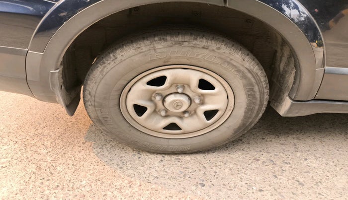 2018 Tata Hexa XMA 4X2 7 STR, Diesel, Automatic, 66,814 km, tyre