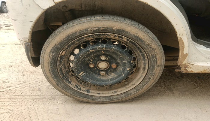 2011 Maruti Wagon R 1.0 VXI, Petrol, Manual, 1,29,713 km, tyre