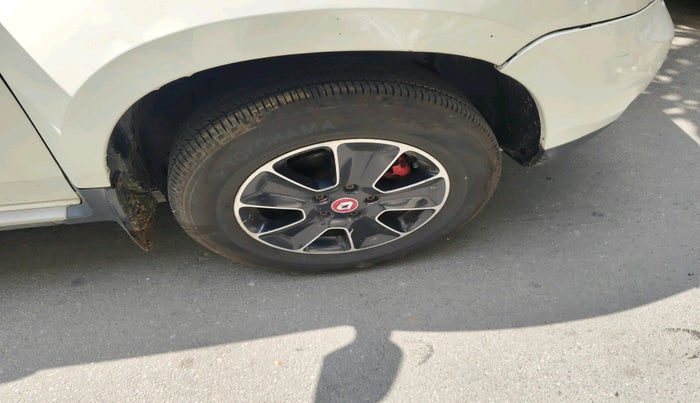 2016 Renault Duster 110 PS RXZ 4X4 MT DIESEL, Diesel, Manual, 1,00,585 km, tyre