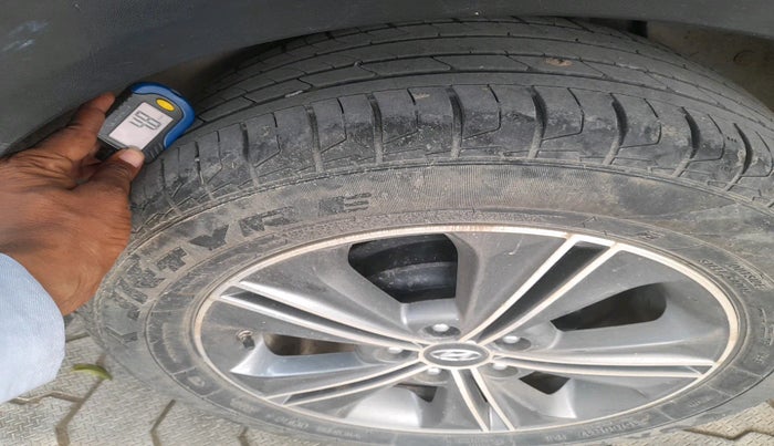 2015 Hyundai Creta SX (O) 1.6 DIESEL, Diesel, Manual, 81,202 km, tyre