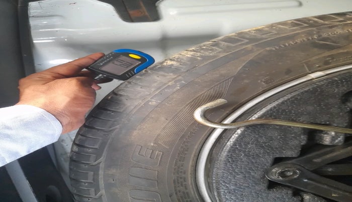 2015 Hyundai Creta SX (O) 1.6 DIESEL, Diesel, Manual, 81,202 km, tyre