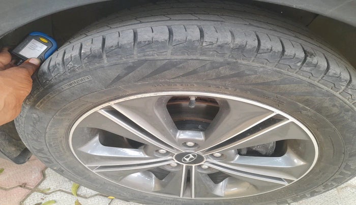 2015 Hyundai Creta SX (O) 1.6 DIESEL, Diesel, Manual, 81,202 km, tyre