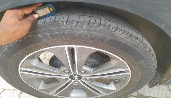 2015 Hyundai Creta SX (O) 1.6 DIESEL, Diesel, Manual, 81,202 km, tyre