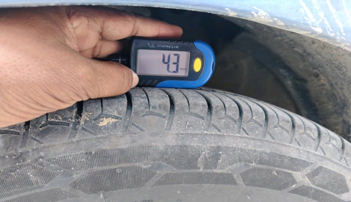 2016 Hyundai Grand i10 SPORTZ 1.1 CRDI, Diesel, Manual, 1,56,252 km, tyre