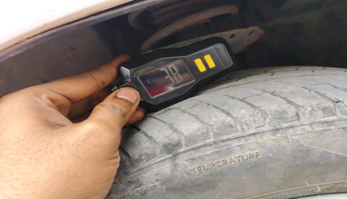 2011 Honda City 1.5L I-VTEC V MT, Petrol, Manual, 1,69,083 km, tyre