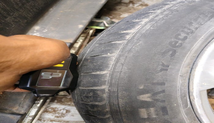 2011 Honda City 1.5L I-VTEC V MT, Petrol, Manual, 1,69,083 km, tyre