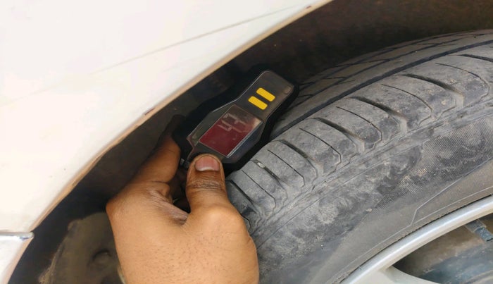 2011 Honda City 1.5L I-VTEC V MT, Petrol, Manual, 1,69,083 km, tyre