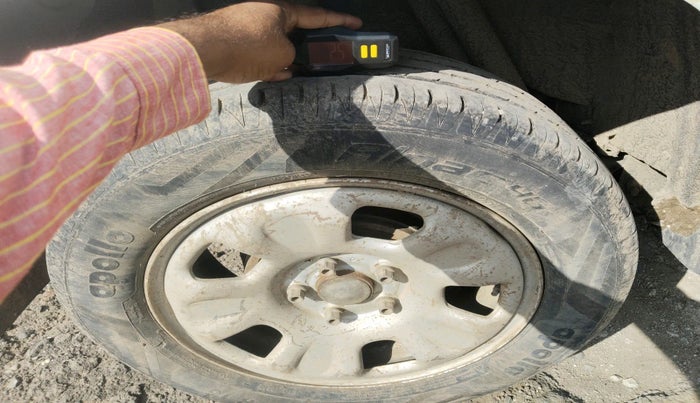 2013 Renault Duster 85 PS RXE DIESEL, Diesel, Manual, 80,250 km, tyre