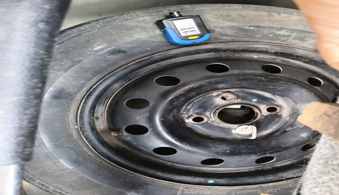 2015 Maruti Swift VDI, Diesel, Manual, 1,25,098 km, tyre