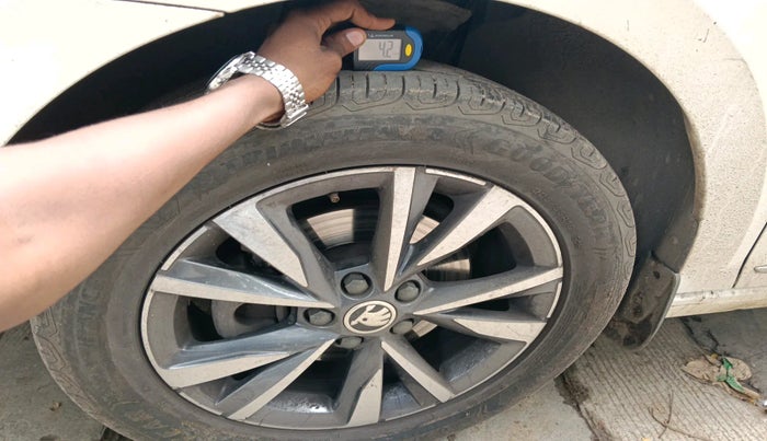 2023 Skoda SLAVIA STYLE 1.0L TSI AT, Petrol, Automatic, 29,853 km, tyre