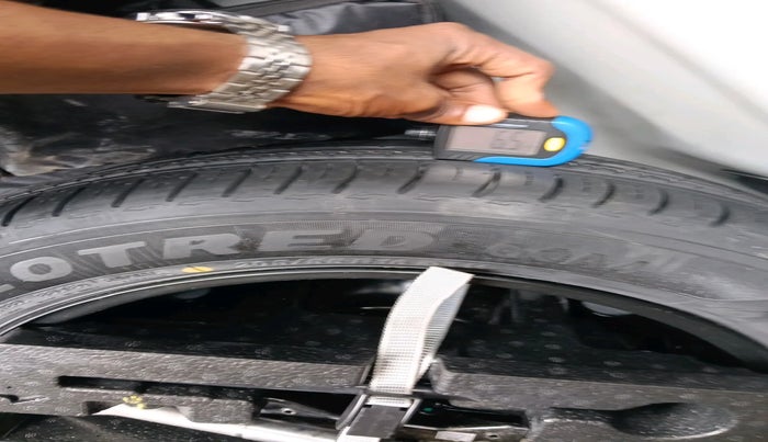 2023 Skoda SLAVIA STYLE 1.0L TSI AT, Petrol, Automatic, 29,853 km, tyre