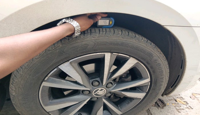 2023 Skoda SLAVIA STYLE 1.0L TSI AT, Petrol, Automatic, 29,853 km, tyre