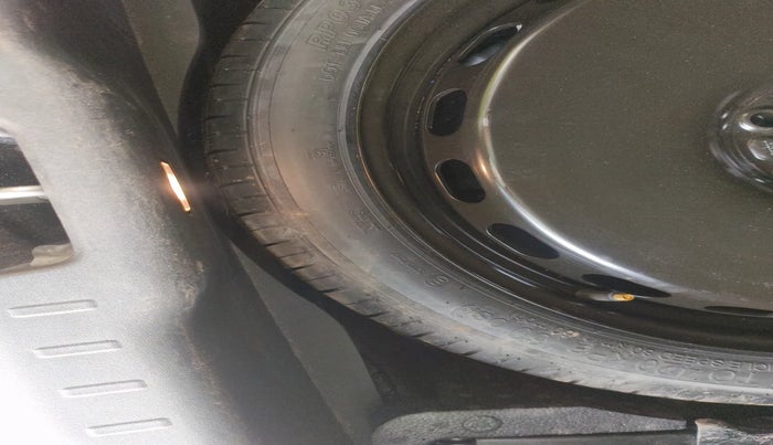 2024 Volvo S90 B5 Ultimate, Petrol, Automatic, 31,770 km, tyre