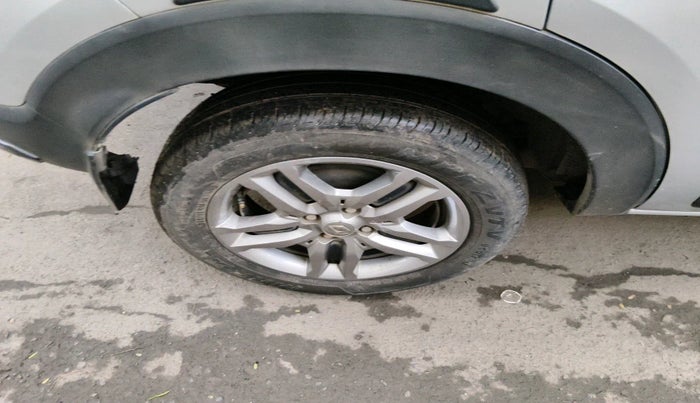 2023 Renault TRIBER RXZ AMT, Petrol, Automatic, 20,625 km, tyre