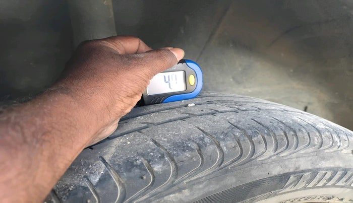 2020 Toyota YARIS VX CVT, Petrol, Automatic, 35,645 km, tyre