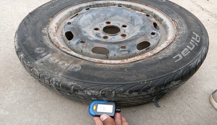 2013 Skoda Fabia AMBITION 1.2 MPI, Petrol, Manual, 23,614 km, tyre