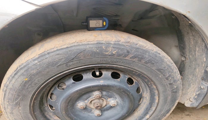 2015 Nissan Micra Active XV, Petrol, Manual, 1,03,750 km, tyre