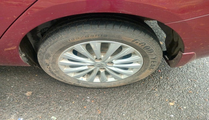 2015 Maruti Ciaz ZXI, Petrol, Manual, 1,31,221 km, tyre