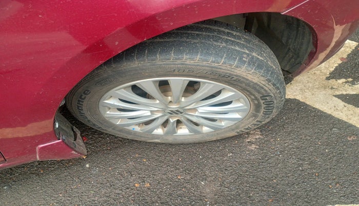 2015 Maruti Ciaz ZXI, Petrol, Manual, 1,31,221 km, tyre