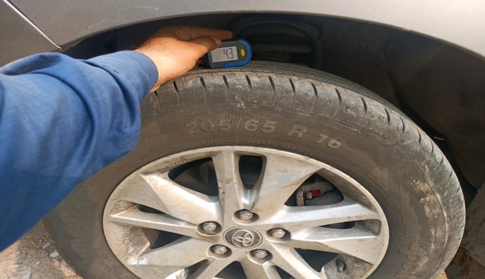 2016 Toyota Innova Crysta 2.4 VX 8 STR, Diesel, Manual, 1,13,230 km, tyre