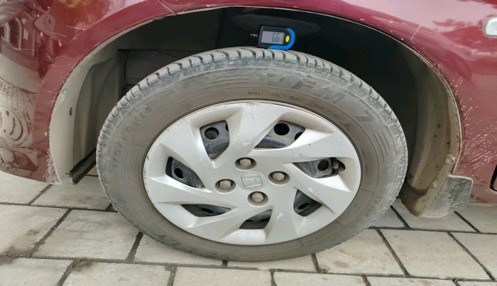 2014 Honda Amaze 1.5L I-DTEC S, Diesel, Manual, 1,83,946 km, tyre