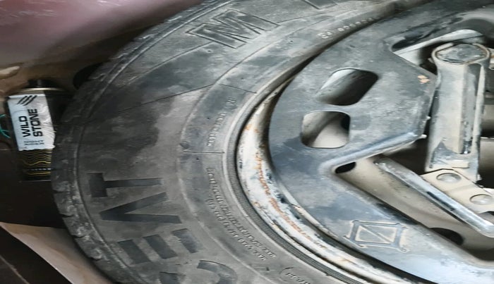 2011 Hyundai i10 SPORTZ 1.2, Petrol, Manual, 1,06,169 km, tyre