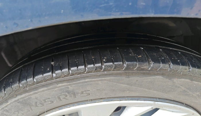 2021 Maruti Ertiga VXI CNG, Petrol, Manual, 90,110 km, tyre