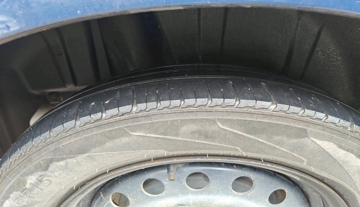 2021 Maruti Ertiga VXI CNG, Petrol, Manual, 90,110 km, tyre